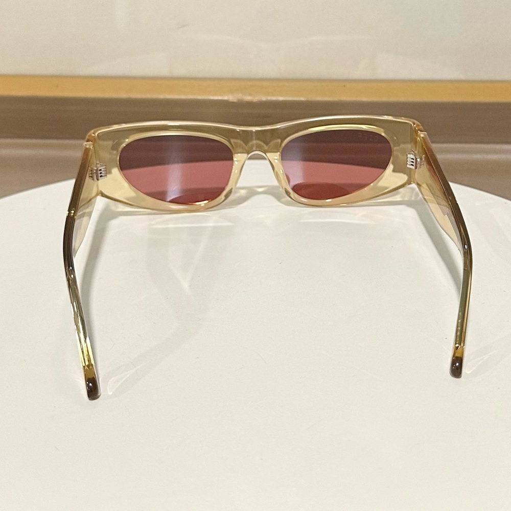 🌸DIFF EYEWEAR 🌸 The Mandalorian Armorer Golden Crystal Polarized Sunglasses - Picture 8 of 14